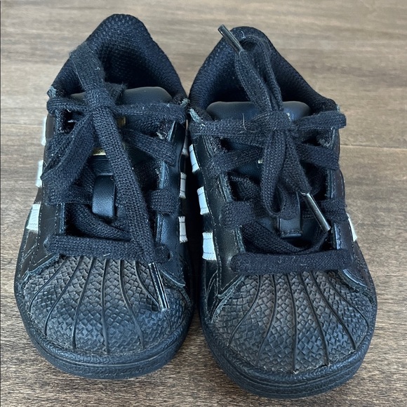 Adidas Black and White Superstar Sneakers Size 5 - Picture 3 of 9